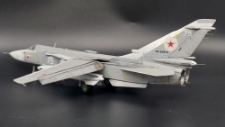 Trumpeter 1/72 -242 / 75  2015 .