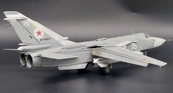 Trumpeter 1/72 -242 / 75  2015 .