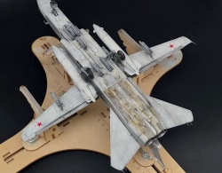 Trumpeter 1/72 -242 / 75  2015 .