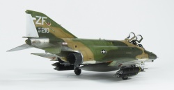 Revell 1/72 F-4E Phantom II -    F