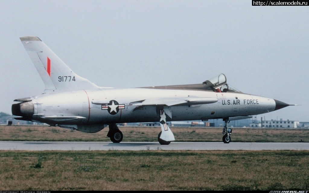 1700023944_EE7DCA6C-5A57-4C7B-BB4F-1BE8B0D1020E.jpeg : #1807136/ Trumpeter 1/72 F-105D Thunderchief(#16312) -   