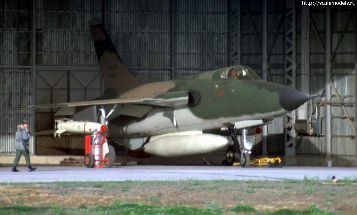 1700374240_aviabaza-korat-F-105-stoit-s-dvumja-jadernymi-bombami.jpg : #1807673/  F-105 Thunderchief  