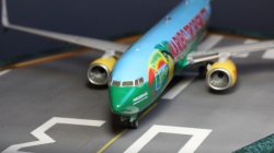  1/144 Boeing 737-800, / Tui- L 03,  II