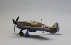 Revell () 1/72 Hurricane Mk.I Trop