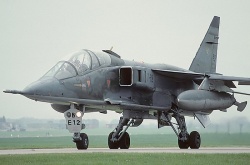  Italeri 1/72 Jaguar T.2 (. 1251)