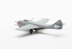  Models 1/72  -9 -  