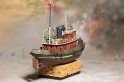 Revell 1/108 Harbour Tug Boat