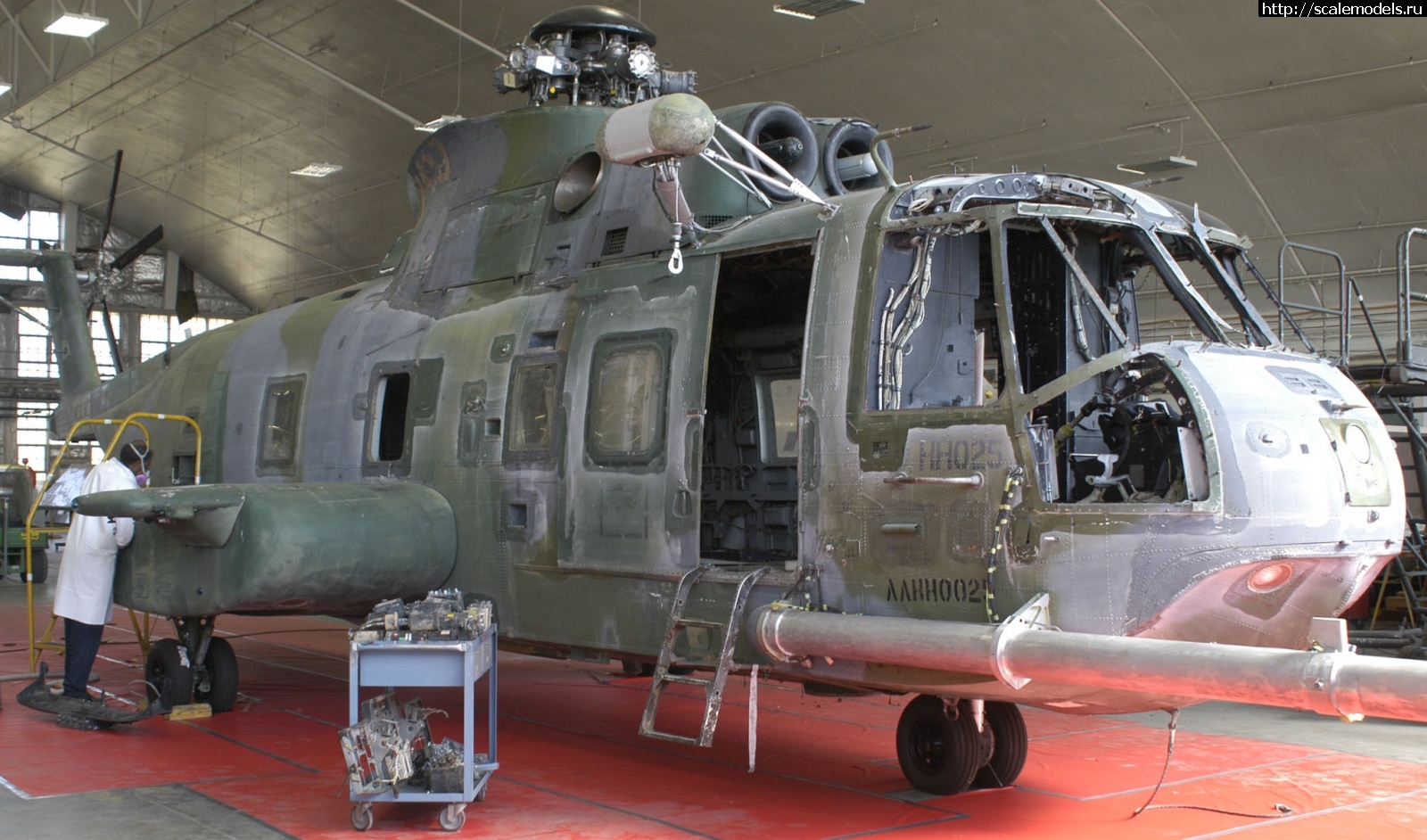 1718296354_101001-f-1234b-004_HH-3-National-Museum-of-the-U-S--AFDAYTON-Ohio.jpg : #1836822/ Sikorsky HH-3E Jolly Green Giant  Starfix 1/72  