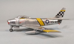 Academy 1/72 F-86F Sabre -   II . 