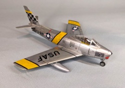 Academy 1/72 F-86F Sabre -   II . 