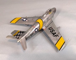 Academy 1/72 F-86F Sabre -   II . 