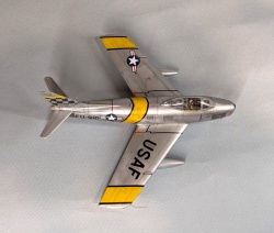 Academy 1/72 F-86F Sabre -   II . 