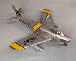 Academy 1/72 F-86F Sabre -   II . 