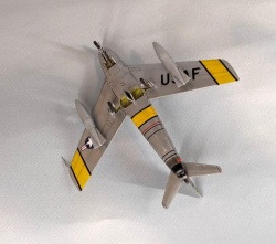 Academy 1/72 F-86F Sabre -   II . 