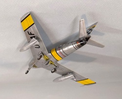 Academy 1/72 F-86F Sabre -   II . 