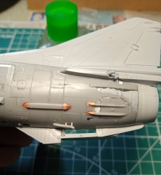 Artmodel 1/72 -27