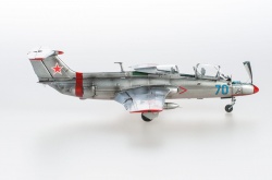 AMK 1/72 L-29 Delfin