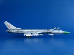 Trumpeter 1/72 -128