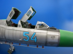 Trumpeter 1/72 -128