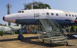 Lockheed L-1049 Super Constellation -   