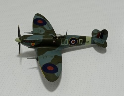 Novo/Frog 1/72  Spitfire