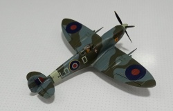 Novo/Frog 1/72  Spitfire