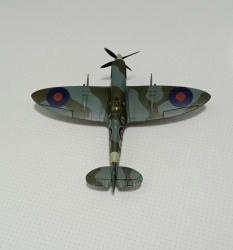 Novo/Frog 1/72  Spitfire