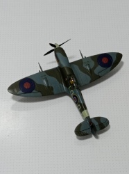 Novo/Frog 1/72  Spitfire