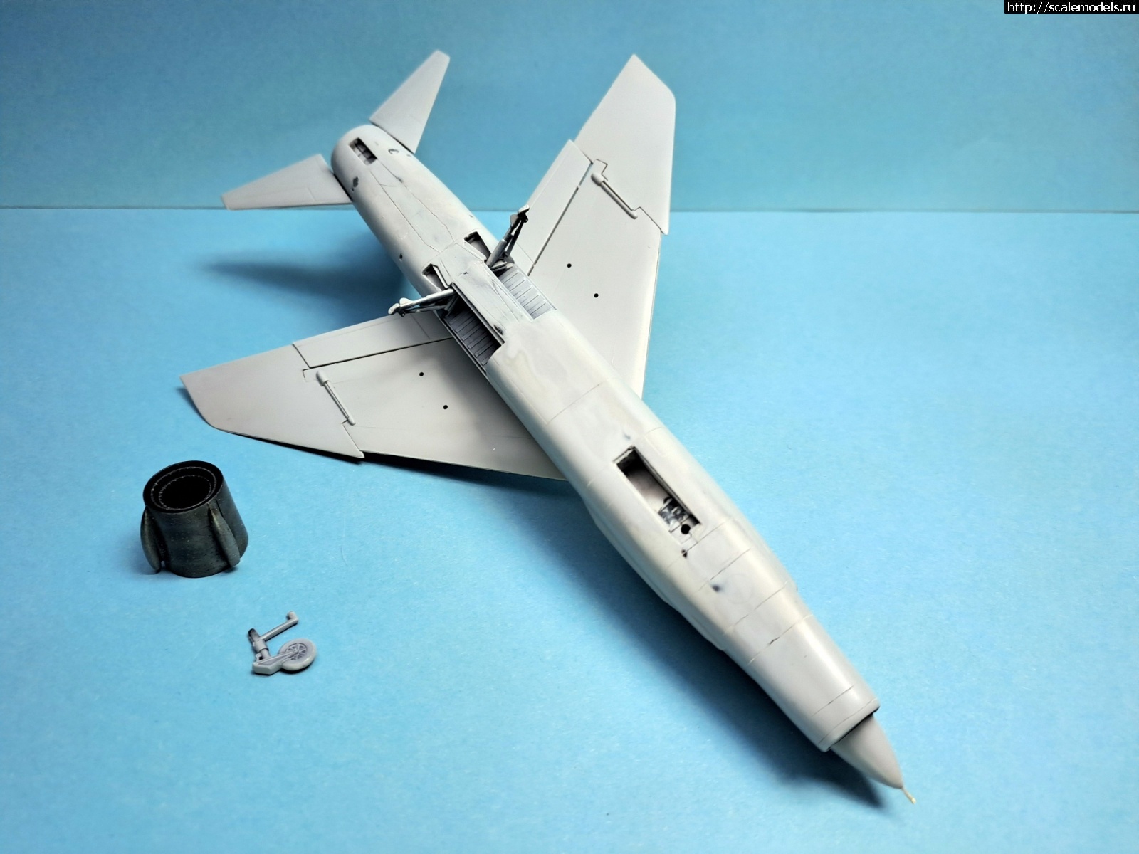 1734679812_20241220_074226.jpg : Vought F-8E Crusader Italeri 1:72  