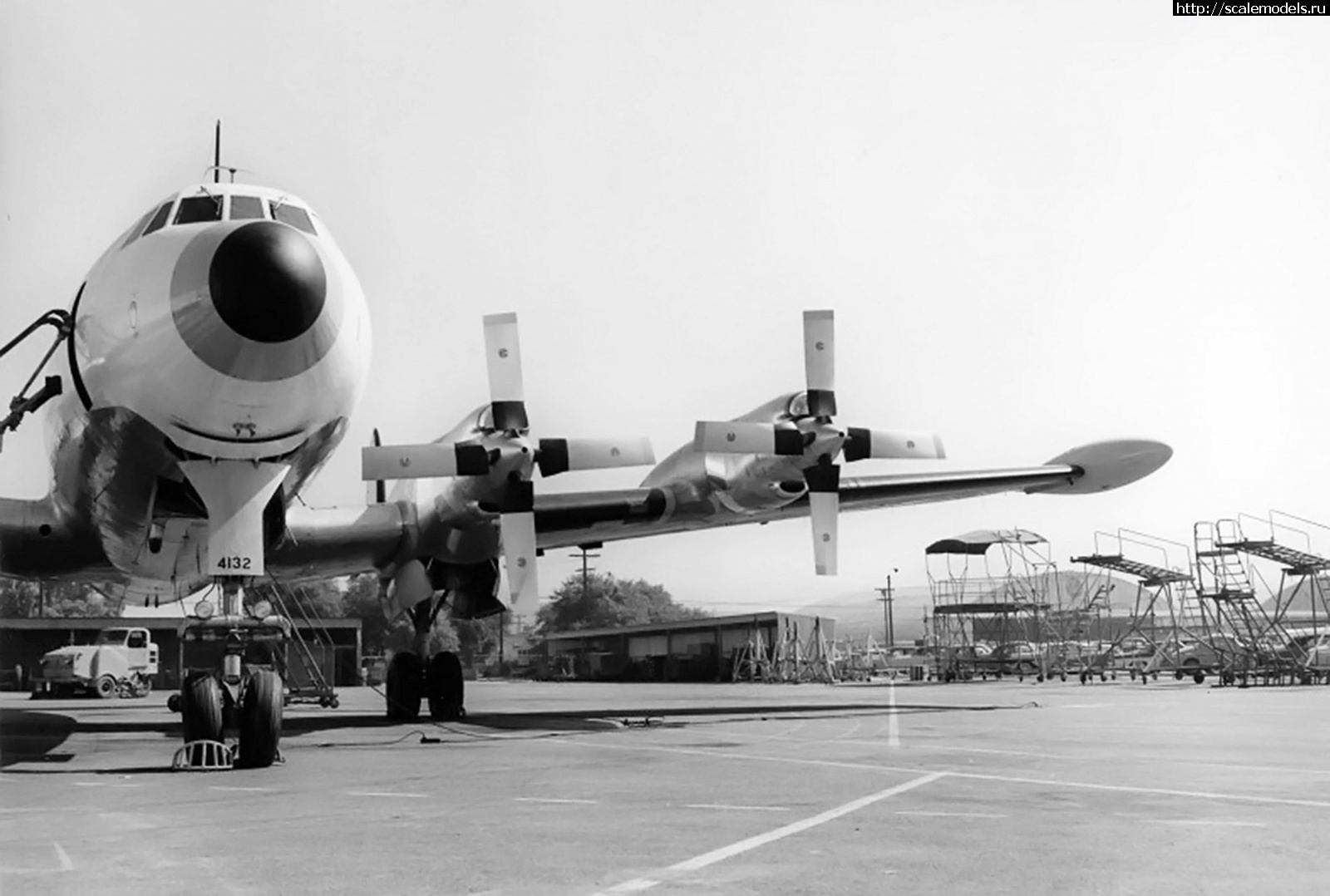 1737998176_51386117250_cf48e36f92_o.jpg : Lockheed L-1049 Super Constellation,...(#17219) -   