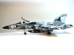 Kinetic 1/48 Boeing F/A-18C Hornet