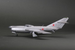 Modelsvit 1/72 -320 -    