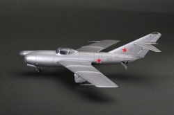 Modelsvit 1/72 -320 -    