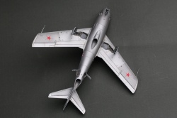 Modelsvit 1/72 -320 -    