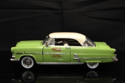 AMT 1/24 Ford Crestline Victoria 1953