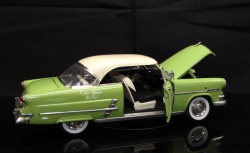 AMT 1/24 Ford Crestline Victoria 1953