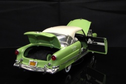 AMT 1/24 Ford Crestline Victoria 1953