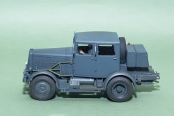 Tamiya 1/48 Hanomag SS-100 Gigant (Schweren Schleppen)