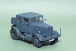 Tamiya 1/48 Hanomag SS-100 Gigant (Schweren Schleppen)