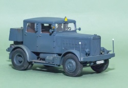 Tamiya 1/48 Hanomag SS-100 Gigant (Schweren Schleppen)