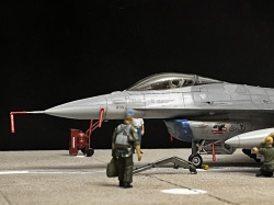 TAMIYA 1/48   F-16 Fighting Falcon