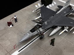 TAMIYA 1/48   F-16 Fighting Falcon