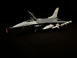 TAMIYA 1/48   F-16 Fighting Falcon