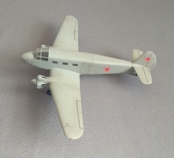 Amodel 1/72 -8