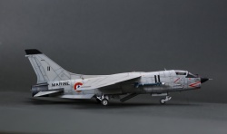 Academy 1/72 F-8E Crusader -  