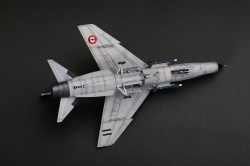 Academy 1/72 F-8E Crusader -  