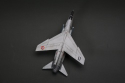 Academy 1/72 F-8E Crusader -  