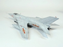 Trumpeter 1/72 Nanchang Q-5 -  