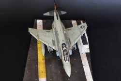 Zoukei-Mura 1/48 F-4S Phantom II -    ,    