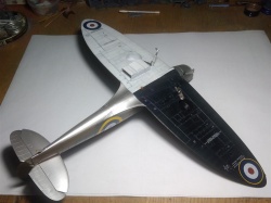 Kotare 1/32 Spitfire Mk.Ia -  !